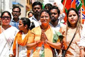 rg-kar-victim-s-mother-ratna-debnath-campaigns-in-1999600