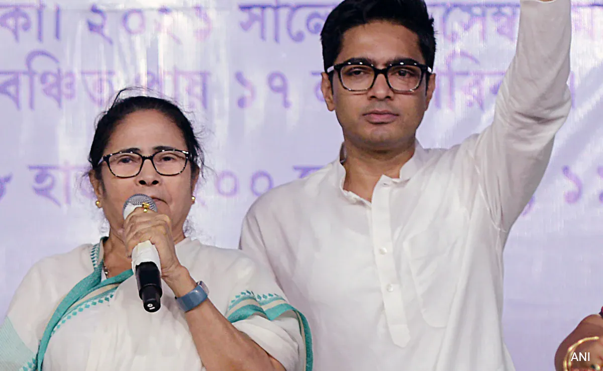 tdu11qeg_abhishek-banerjee-mamata-banerjee-abhishek-banerjee-ani_625x300_22_August_24