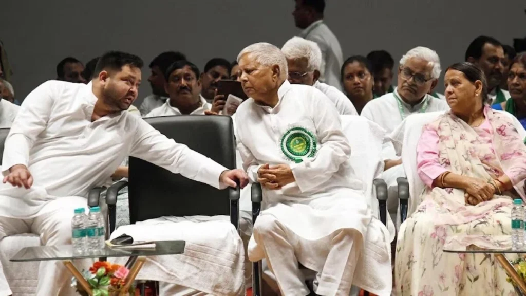 6a1006e2b729f-lalu-yadav-gets-relief-in-irctc-scam-223352887-16×9