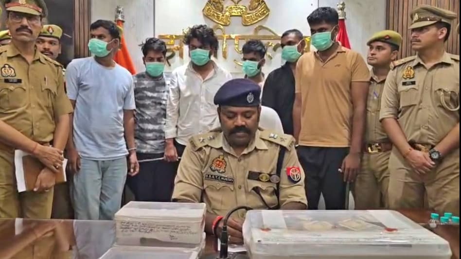 6a54d00b8b6fc-accused-in-jhansi-police-custody-photo-itg-13461355-16×9
