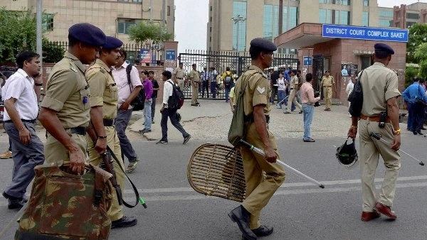Bomb-Threat-In-Delhi-Email-Claims-Jaish-e-Mohammad-Targets-2-Schools-And-3-Courts