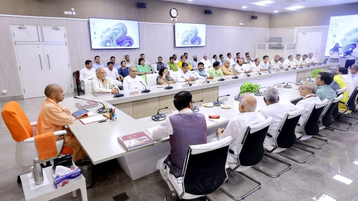 CM-Yogi-Meeting-With-Newly-inducted-ministers-Dainik-Jagran-1778684537618