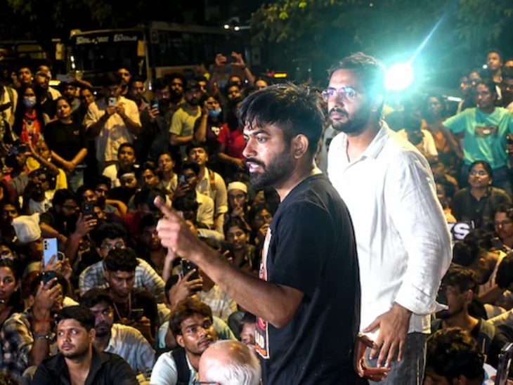 cjp-supporters-along-with-its-founder-abhijeet-dip_1784582190