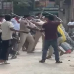 1787466384_mukundpur-delhi-police-attack-chilli-powder-three-cops-injured