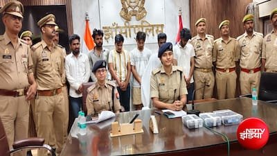 2doetbb4_jhansi-police-cyber-fraud-bust_625x300_29_August_26