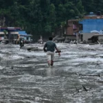 mt7dtdj8_nepal-flood-indians-missing-helpline_625x300_27_August_26