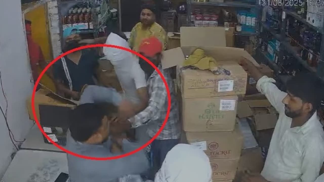 68b522b99b916-delhi-miscreants-attacked-liquor-shop-salesman-013603886-16×9