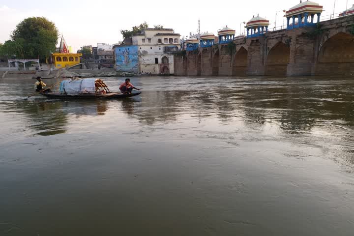 09_48_36_1594700316_up-jau-03-gomti-and-sai-river-rise-dry-7204009_14072020093826_1407f_00256_216