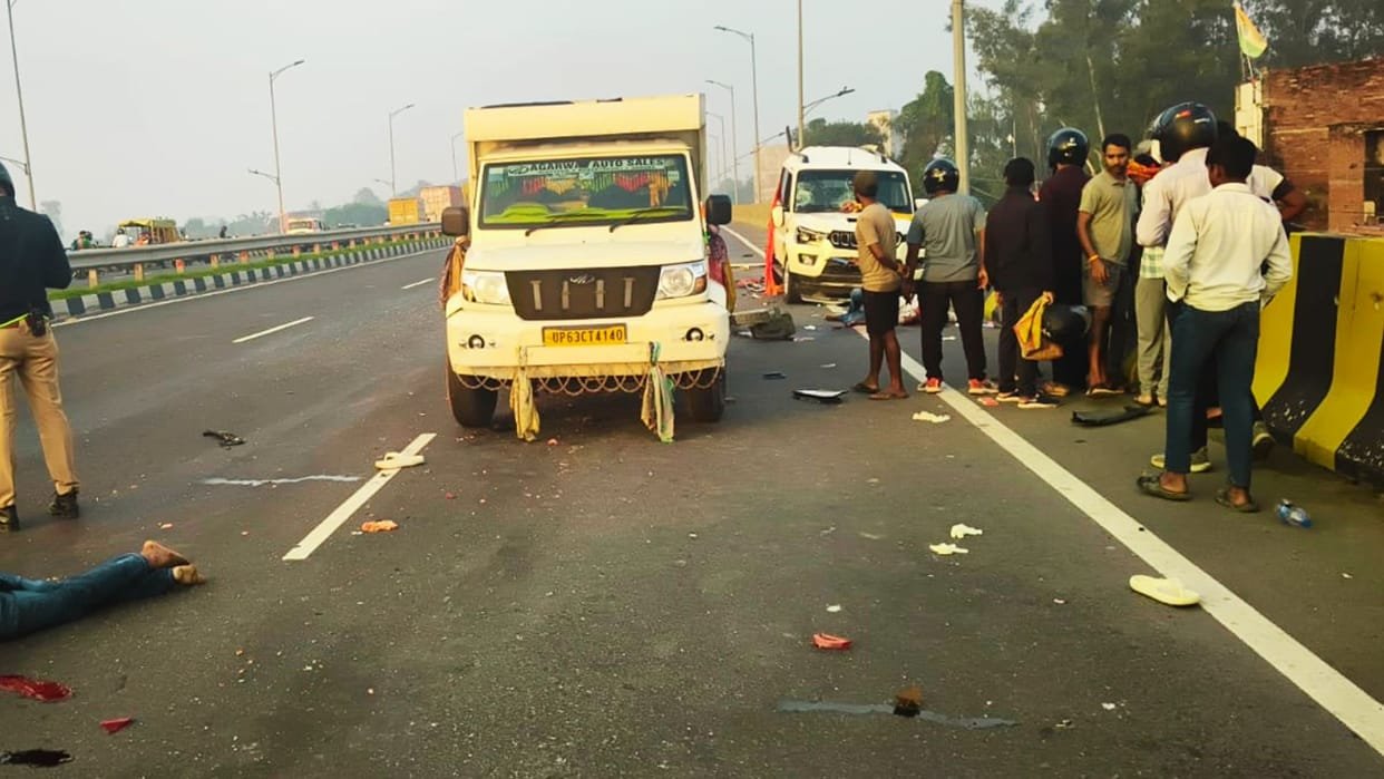 hathasa-ka-btha-maka-para-jata-palsa-oura-bhaugdha_7fb0df7675f317d72511e1bb15646be9