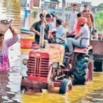 lucknow_flood1_1791332865314_mRiq_1791332871312_1SKR_0cf4cc98-effa-4117-85cb-13bcd77242e7_4EKS